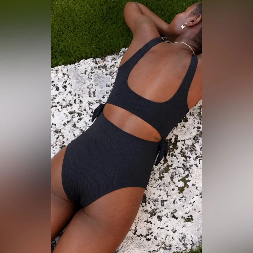 NWT Aerie Pique Cut Out Scoop One Piece Swimsuit in Black - Size XL Long - Picture 2 of 5